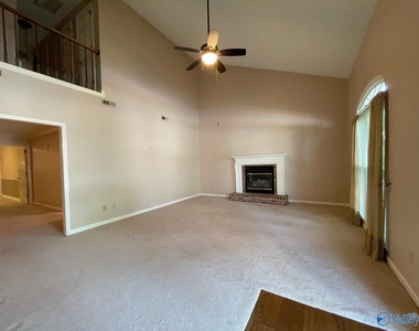 257 West Lake Circle - Photo Thumbnail 6