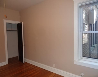 5354 N Winthrop Avenue - Photo Thumbnail 7