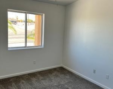 3248 Chemehuevi Blvd - Photo Thumbnail 14