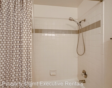 565 Manhattan Dr #202 - Photo Thumbnail 21