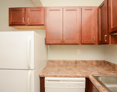 4614 N. Paulina, Unit 112 - Photo Thumbnail 4