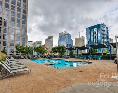 333 W Trade Street #2603 - Photo Thumbnail 17