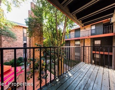 2406 Bluebonnet Ln #304 - Photo Thumbnail 7