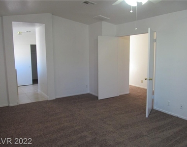 7901 Citrus Meadow Court - Photo Thumbnail 12