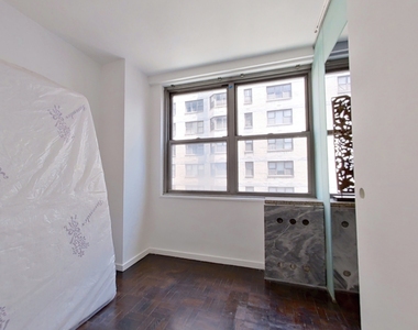 209 East 56th Street 8B - Photo Thumbnail 6