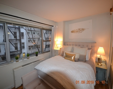 330 East 49th Street - Photo Thumbnail 2