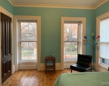 210 Green Street - Photo Thumbnail 4