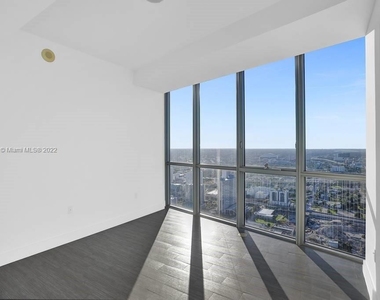 1100 Biscayne Blvd - Photo Thumbnail 8