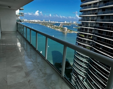 1800 N Bayshore Dr - Photo Thumbnail 11