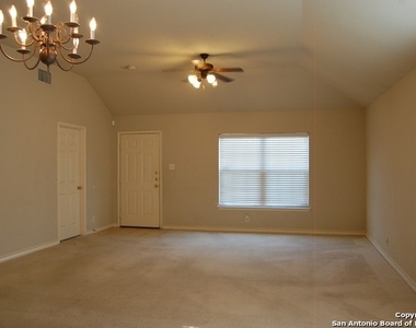 639 Meadow Arbor Ln - Photo Thumbnail 4