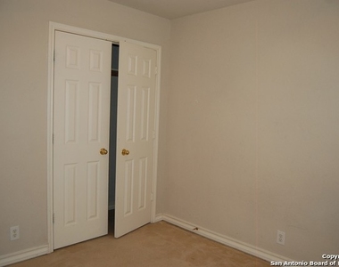 639 Meadow Arbor Ln - Photo Thumbnail 6