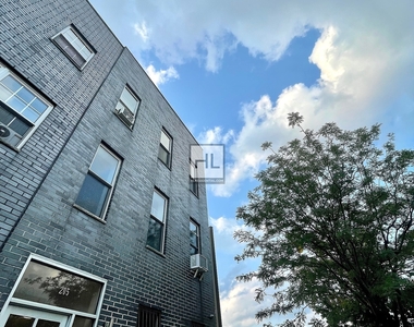 201 Menahan Street - Photo Thumbnail 5