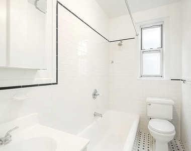 117 West 13th Street - Photo Thumbnail 4