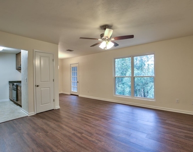 1219 Crestview - Photo Thumbnail 4