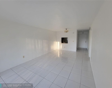 2800 Nw 56th Ave - Photo Thumbnail 2