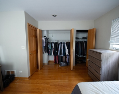 3135 N Clifton Avenue - Photo Thumbnail 11