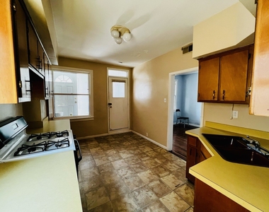 6337 W Cermak Road - Photo Thumbnail 4