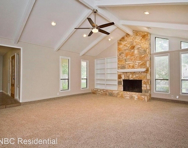 10608 Fountainbleu Cir - Photo Thumbnail 4