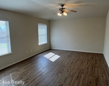 5704 Cobalt Lane - Photo Thumbnail 11