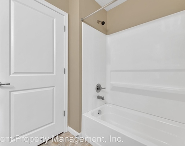 4600 Sunbury Springs Parkway Unit 101 - Photo Thumbnail 3