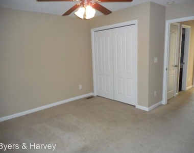 1210 Ashridge Drive - Photo Thumbnail 7