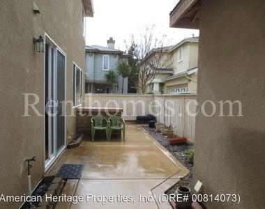 2849 West Canyon Avenue - Photo Thumbnail 6