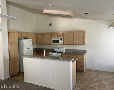 1729 Green Apple Way - Photo Thumbnail 5