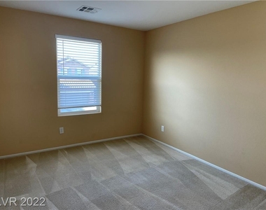 8620 Rowland Bluff Avenue - Photo Thumbnail 20