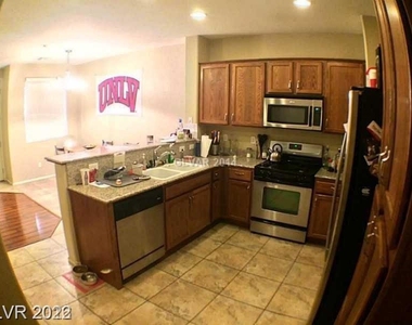 1525 Spiced Wine Avenue - Photo Thumbnail 3