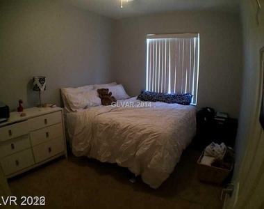 1525 Spiced Wine Avenue - Photo Thumbnail 12