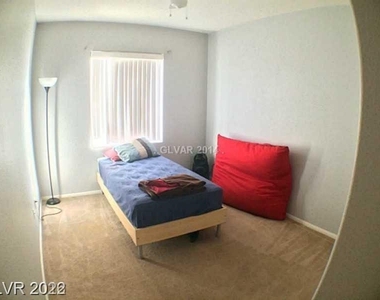 1525 Spiced Wine Avenue - Photo Thumbnail 11