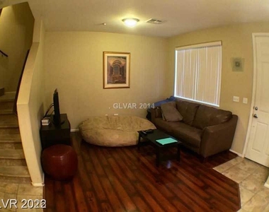 1525 Spiced Wine Avenue - Photo Thumbnail 9