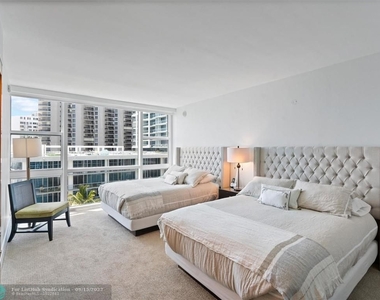 6801 Collins Ave - Photo Thumbnail 11