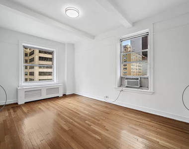 156 East 37th Street - Photo Thumbnail 4