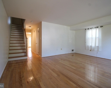 219 E Windsor Avenue - Photo Thumbnail 4