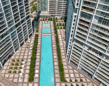 475 Brickell Ave - Photo Thumbnail 5