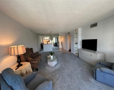 2621 Cove Cay Drive - Photo Thumbnail 7