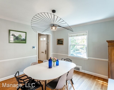 4427 45th St Nw - Photo Thumbnail 8