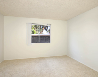 6762 Warner Avenue - Photo Thumbnail 12