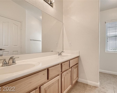 8729 Horizon Wind Avenue - Photo Thumbnail 7