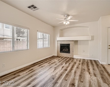 8729 Horizon Wind Avenue - Photo Thumbnail 3