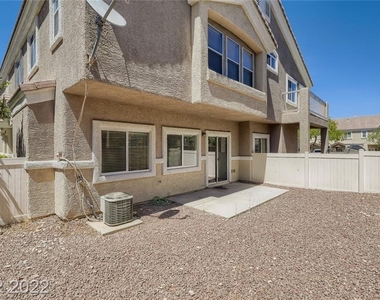 8729 Horizon Wind Avenue - Photo Thumbnail 11