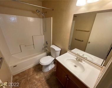 10354 Spider Rock Avenue - Photo Thumbnail 4