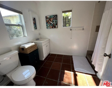 5715 Allott Ave - Photo Thumbnail 7