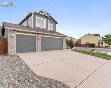 5915 Pioneer Mesa Drive - Photo Thumbnail 2