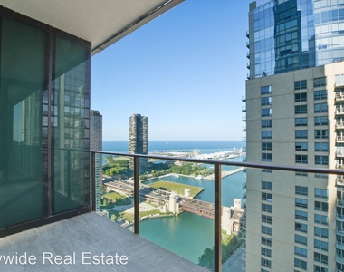 363 E Wacker Dr Unit 2709 - Photo Thumbnail 13