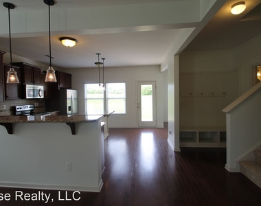 826 Summerlake Drive - Photo Thumbnail 7