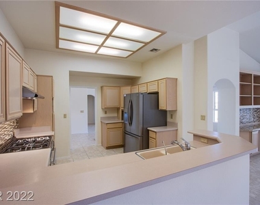 9617 Eagle Valley Drive - Photo Thumbnail 10