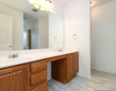 8534 Collingwood - Photo Thumbnail 14