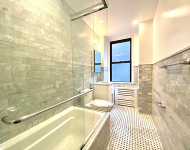 160 East 48th Street - Photo Thumbnail 4